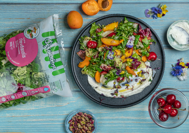 Σαλάτα πανδαισία με καλοκαιρινά φρούτα