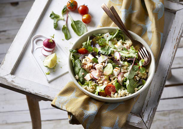 Σαλάτα με κινόα και baby leaves από την Αντωνία Κατή
