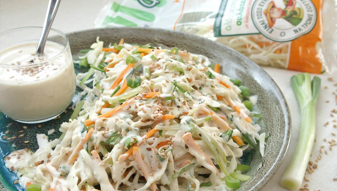 Coleslaw με Ταχίνι και Γιαούρτι
