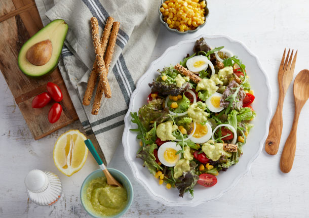 Σαλάτα Καπριτσιόζα με σως αβοκάντο