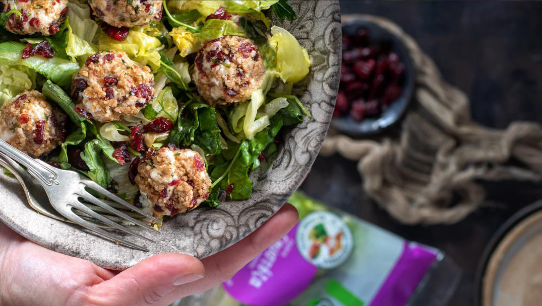 Σαλάτα ατομική Γουστόζα Φρεσκούλης με τρούφες τυριών & παστέλι