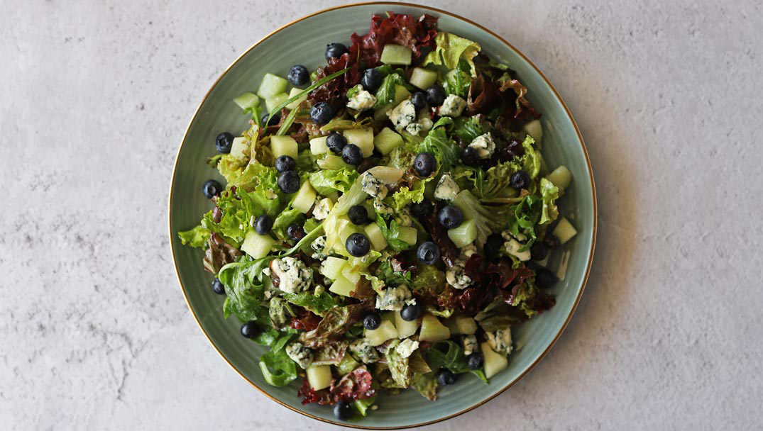 Καλοκαιρινή Σαλάτα με Ροκφόρ και Πεπόνι