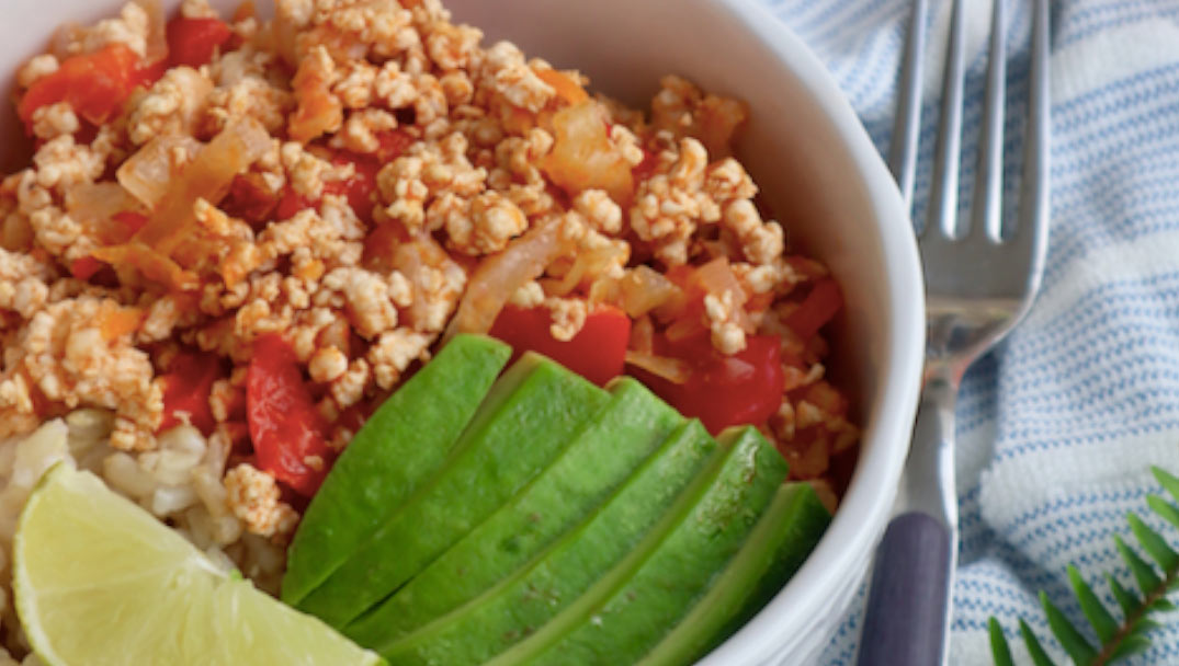 Μεξικάνικο ρύζι τύπου energy bowl από την Bubbles and Avocados