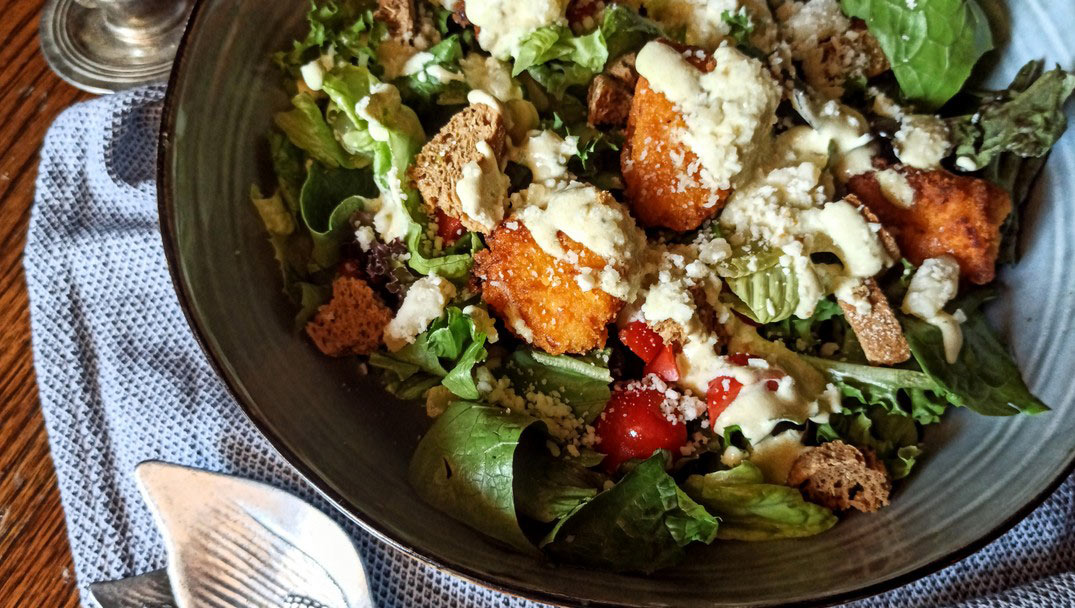 Σαλάτα Ιταλιάνα με κοτόπουλο και ντρέσινγκ γιαουρτιου