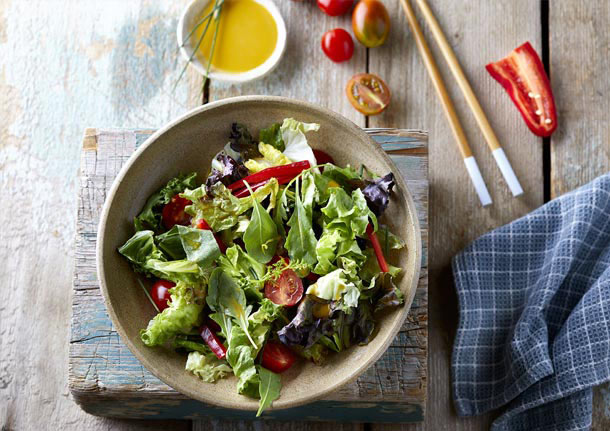 Πράσινη σαλάτα με ασιατική βινεγκρέτ από τον Χριστόφορο Πέσκια