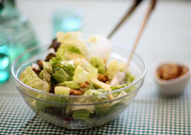 Σαλάτα Δροσερή με αχλάδι, καρύδια και τυρί