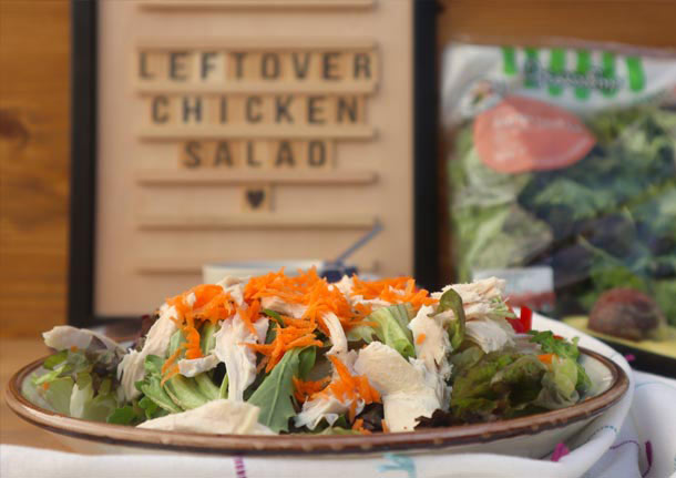 Σαλάτα με leftovers: καπριτσιόζα με κοτόπουλο