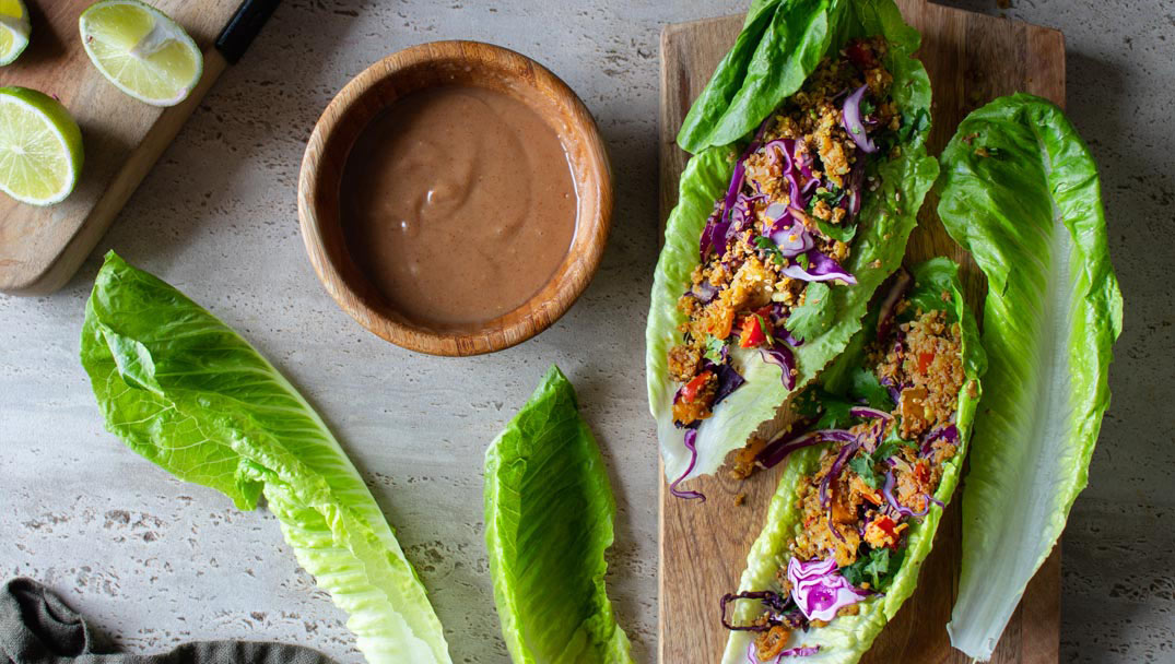 Vegan wraps σε μαρούλι ρομάνα