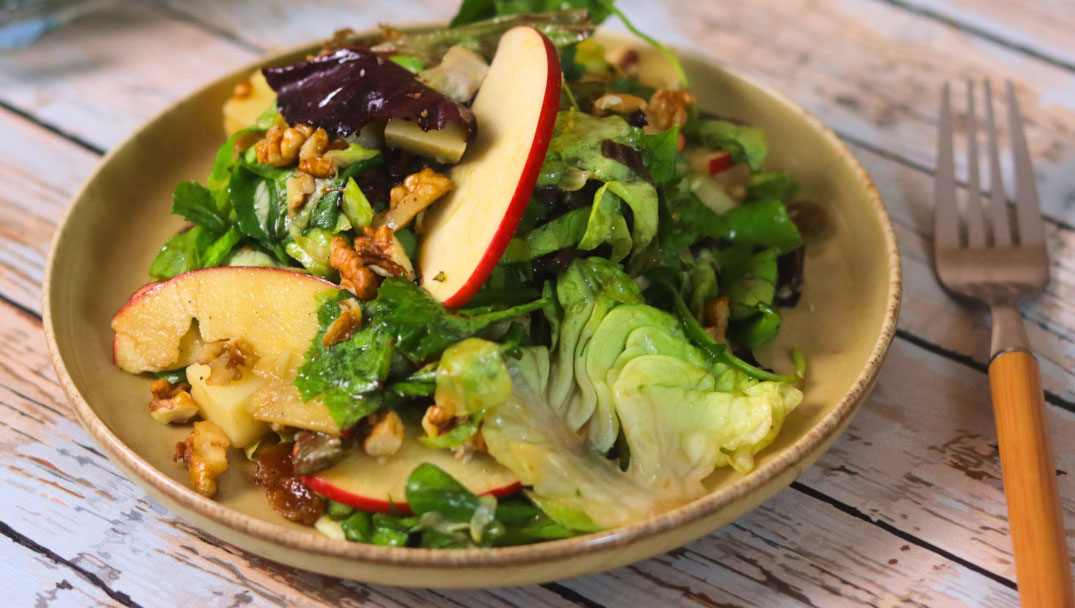 2η λήψη από την συνταγή Σαλάτα καπριτσιόζα με μήλο του Γιάννου Βαλιάνου